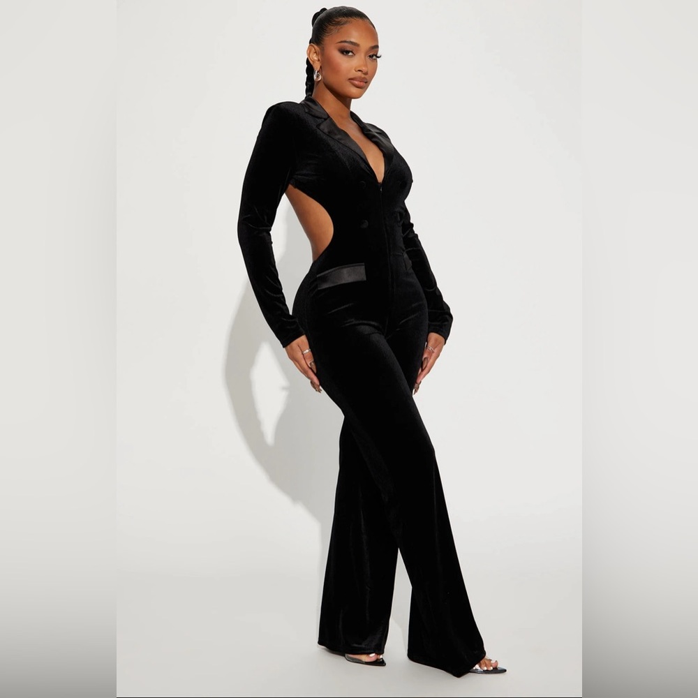 Black velvet back out jumpsuit